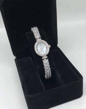 ساعة بريق الزمن